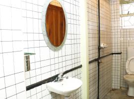 Two Bedroom Modern Apartment in Nyahururu, hotel v destinaci Nyahururu