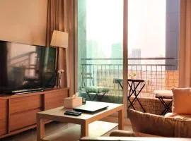 Lovely Cozy Condo In Trendy Fun Neighborhood