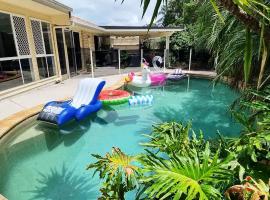 Gold Coast 6 BR House with Pool, vila v destinaci Gold Coast