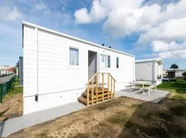 Chalet in Middelkerke near the Beach