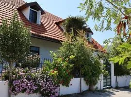 Beautiful Villa in Crete Near The Sea - 200sqm