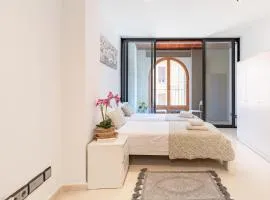 Aparthotel Mediterráneo by NeoHotels-Centro 8 min by Metro
