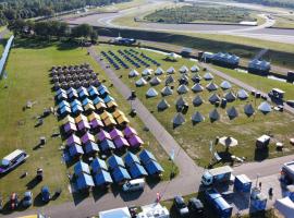 TT Circuit Assen 2026 Glamping incl stroom, hotel em Assen