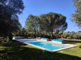 La Maison l'Oliveraie, hotel en Lunel