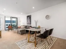 Lovely 2BR Apartment w free parking on premises - Hosted by Canstay