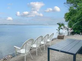 Nice Home In Gränna With House Sea View