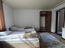 Tunuk Guest House, hotelli kohteessa Tosor