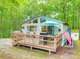 Deck and Fire Pit Pet-Friendly Pocono Lake Abode!
