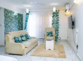 THREE-BEDROOM FULLy FURNISHED BEACH VIEW APARTMENT WITH A SWIMMING