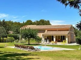 Lovely Home In St, Cannat