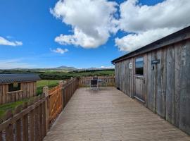 Hafan Gelli Sheperds Hut - Enlli, hotel in Pwllheli