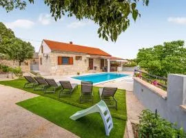 Gorgeous Home In Rastevic With Wifi
