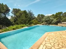 Stunning Home In Uchaux