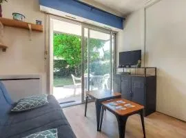 1 Bedroom Amazing Apartment In Carnac