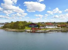 Beautiful Seafront Home, 5 Min to ONS