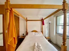 Stay in Bloomsbury