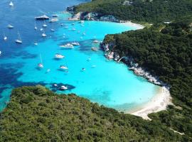 Toula Cottage Antipaxos 10mins from Voutoumi beach, Hotel in Andipaxos