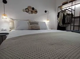 nisaki rooms & apartments