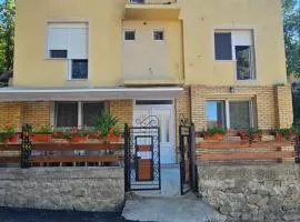 Krasojevića kuća - premium sobe i apartmani