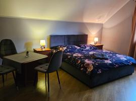 DOMKI w Zaciszu, hotel v destinaci Ruś