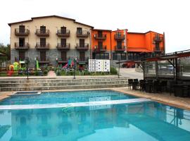 Hotel Panorama, hotel perto de Vermio Mountains, Áyios Pandeleḯmon