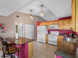 Peaceful Geataway Amazing location near all, Hotel in Lutz