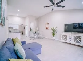 Stylish Urban Haven, Cozy, Central