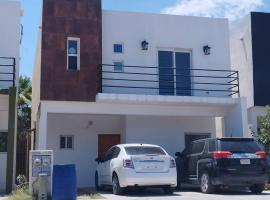 Hermosa casa a 5 minutos del consulado Americano, cuenta con 3 recamaras, sistema de refrigeración y calefacción, hotel v destinaci Ciudad Juárez
