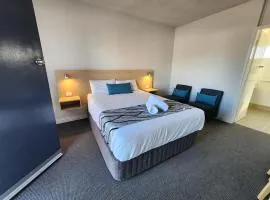 Country Gardens Motel
