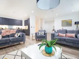 Luxury Free Parking Townhouse