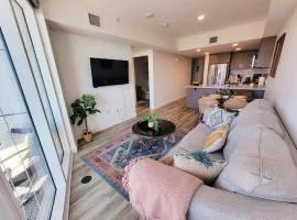 Bayviews Lux One-bedroom Apartment 1min to Petco Park Convention Center Gaslamp Pool, Hot Tub