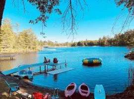 Muskoka Waterfront Cottage - Moon River with HOT TUB