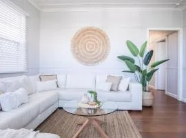 Kings Beach Coastal Getaway, Bring the dog!
