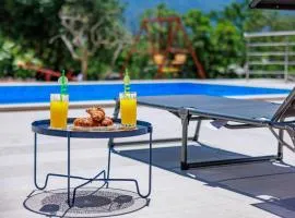 Perfect holiday in Vila Hany home