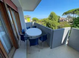 Residence Triangolo Trilocale con terrazzo vista mare parziale - Agenzia Cocal