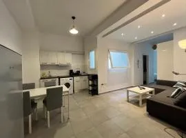 Vibrant Omonia Oasis, Modern Apartment in the Heart of Athens