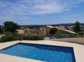 Studio climatisé dans résidence avec piscine et tennis