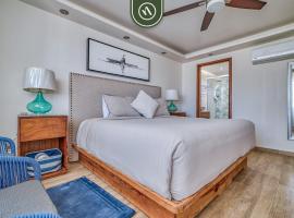 3BR Condo with Private Balcony - Pool - Marina, condo in Puerto Vallarta