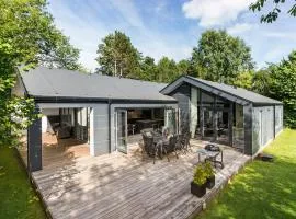 Lovely Home In Ebeltoft With Sauna