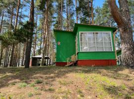 Vasaras mājiņa pie Rāznas ezera Nr 6, casa de campo em Ragi