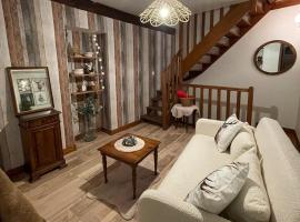 "La petite maison" Triplex au centre ville - Les Terres du Roy, hotel in Avallon