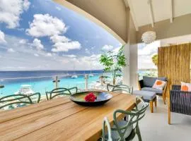 Las Dunas with Stunning Sea View and Shared Pool