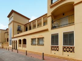 2 Bedroom Stunning Apartment In Nerja, Hotel in Nerja