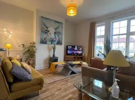 Home in London, N14 nearby Trent Park and Alexandra Palace
