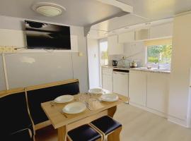 Domki obok plaży, hotel em Moryń