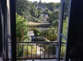 Chez Dizjon, A Stunning Canalside Property