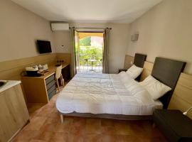 Studio confortable avec piscine, ξενοδοχείο με υδρομασάζ σε Sisco