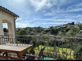 Villa Constance 3 Antibes - Spacieux logement en dernier étage