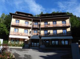 Albergo Rusen, hotel sa Borno