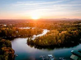 Halesford Harbour Resort - Smith Mountain Lake